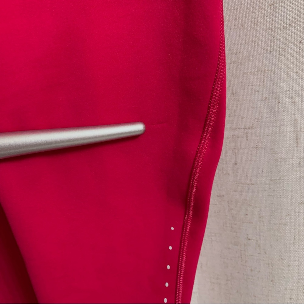 Lululemon’s Fast and Free Thermal 5 Pocket Tight Fuscia Berry Color 27” 6 - Picture 7 of 11